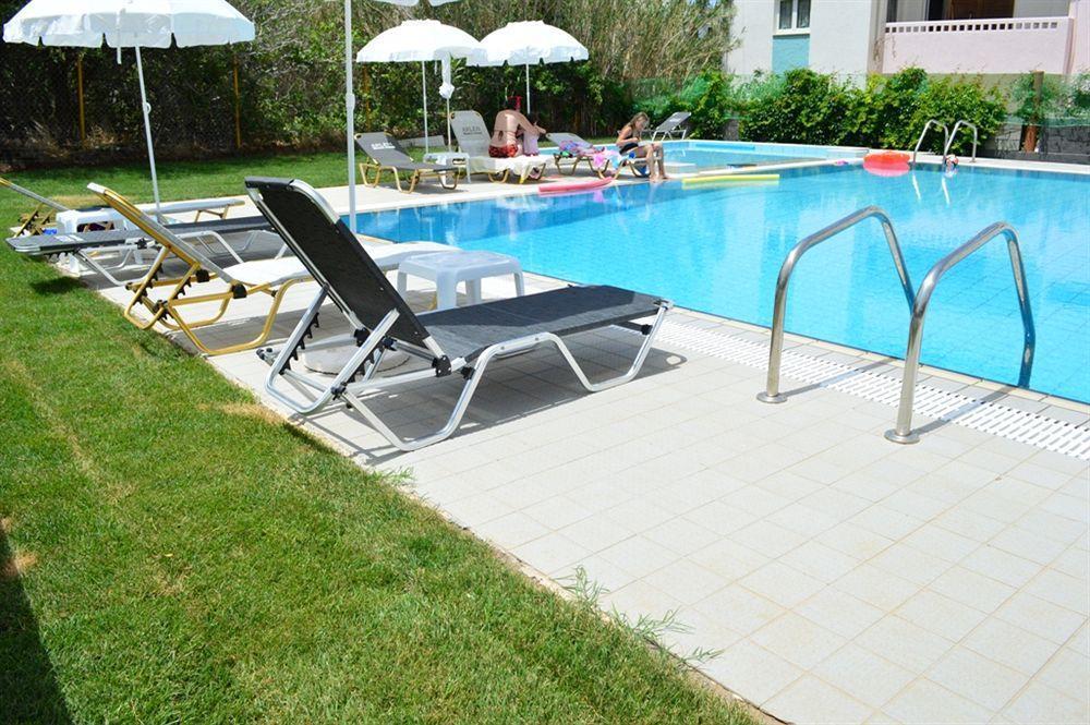 הרסוניסוס Arlen Beach Hotel מראה חיצוני תמונה