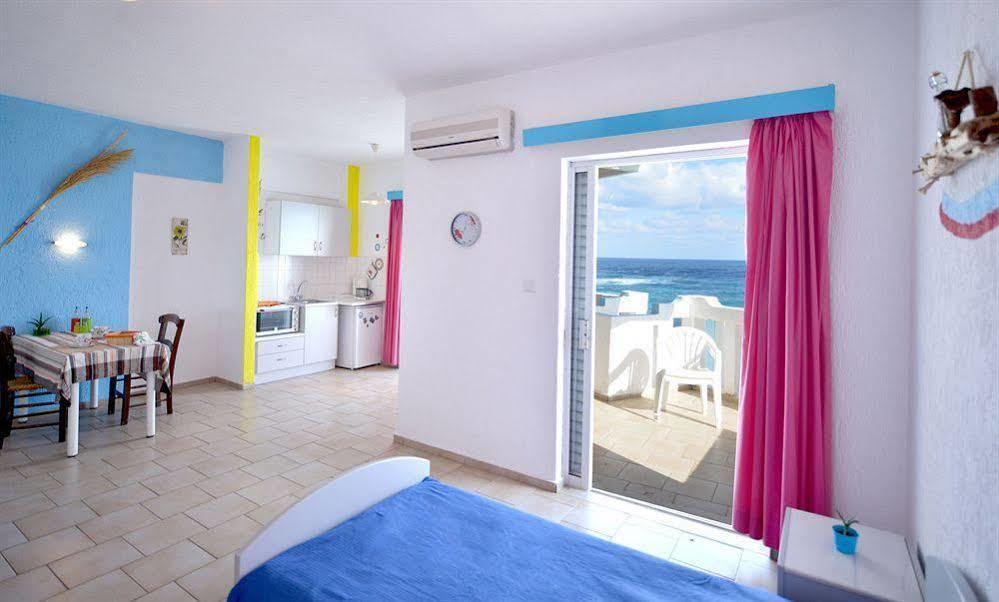הרסוניסוס Arlen Beach Hotel מראה חיצוני תמונה