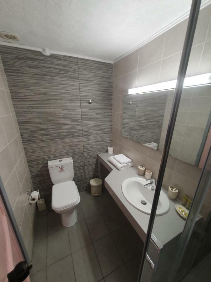 הרסוניסוס Arlen Beach Hotel מראה חיצוני תמונה